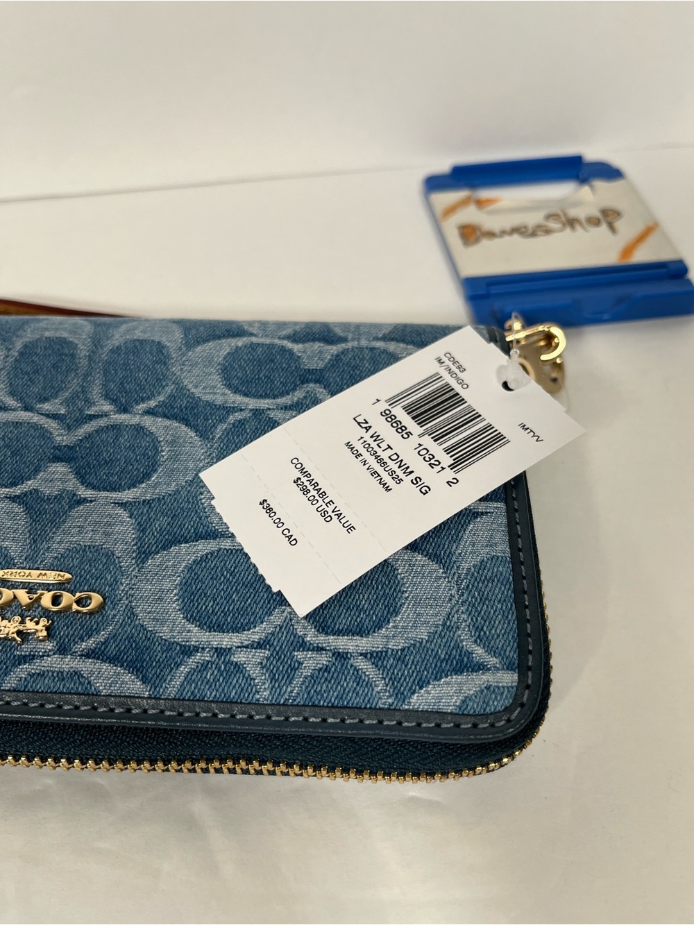 ‼️LAST 1 NWT Coach Long Zip Around Wallet In Signature Denim - Picture 5 of 6